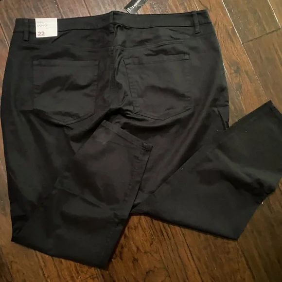 Lane Bryant Black Skinny Pants - Picture 5 of 7